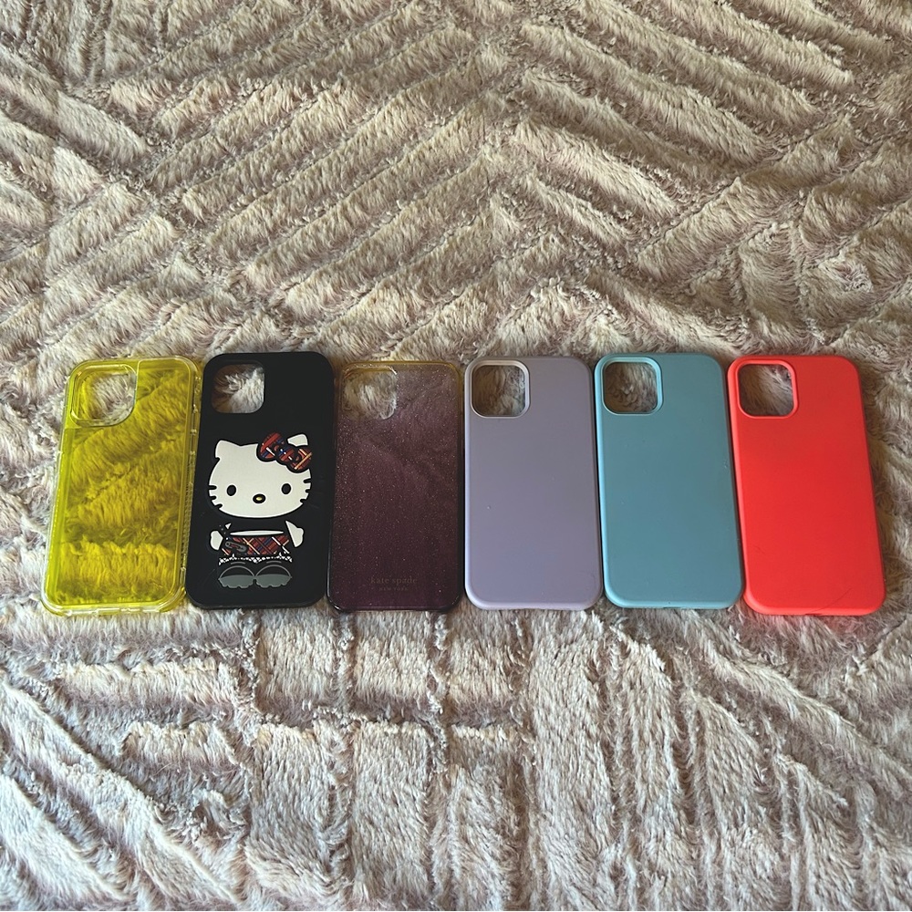 6 IPhone 12 cases great condition! Like new! ♻️